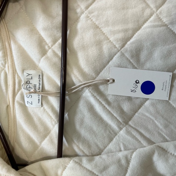 Soft quilted sweater jacket - Picture 3 of 3